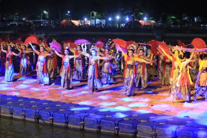 
 Penampilan Tarian Khas Kota Tangerang pada pagelaran Festival Cisadane. Foto: ist