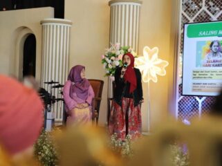 Kepala Dinas Kesehatan Kota Tangerang dr Dini Anggraeni saat menjadi Narasumber seminar kesehatan bertema “Saling Menjaga dan Saling Menguatkan” yang berfokus pada pentingnya kesehatan mental perempuan. Foto: ist