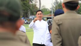 Camat Tangerang Yudi Pradana Saat Memberikan Arahan kepada Petugas Gabungan. Foto: ist