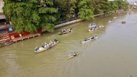 Aksi peduli lingkungan yang diinisiasi Banksasuci Foundation bertajuk “Ruwat Rawat Sungai Cisadane” berhasil mengangkut sekitar 5,3 ton sampah sebagai bagian dari kampanye eco-green dan zero waste. Foto: Ist