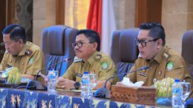 Wali Kota Tangerang Sachrudin dan Wakil Wali Kota Tangerang Maryono saat Pimpin rapat evaluasi kewilayahan. Foto: ist