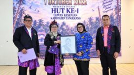 Wakil Bupati Tangerang Intan Nurul Hikmah saat menghadiri peringatan Hari Ulang Tahun (HUT) ke-1 Dewan Kesenian Kabupaten Tangerang (DKKT) di Graha Pemuda Kabupaten Tangerang, Foto: Ist