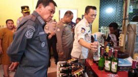 Bupati Tangerang Moch. Maesyal Rasyid bersama Kapolesta Tangerang dan Dandim 0510 Tigaraksa saat melakukan inspeksi mendadak (sidak) langsung ke lokasi tempat hiburan malam yang diduga tidak memiliki izin operasional. Foto: ist