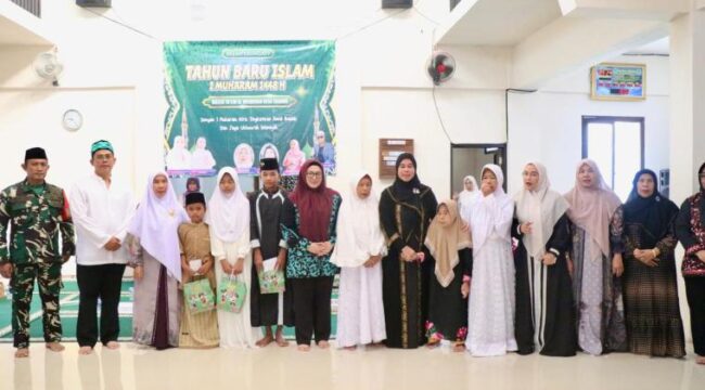 Wakil Bupati (Wabup) Tangerang, Intan Nurul Hikmah saat menghadiri kegiatan Gema Muharam 1448 H dan Santunan Anak Yatim yang diselenggarakan di Masjid Al Mujahidin, Desa Sodong, Kecamatan Tigaraksa. Foto: ist