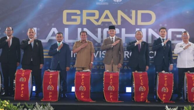 
 Bupati Tangerang Moch. Maesyal Rasyid saat menghadiri Grand Launching Visi Teknologi Dirgantara Inovasi (VTDI) Hangar Facility, di kawasan Bandar udara Budiarto Legok. Foto: Ist