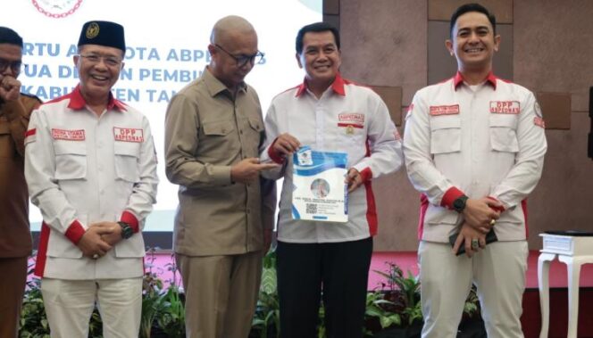 
 Bupati Tangerang Moch. Maesyal Rasyid diangkat sebagai Ketua Dewan Pembina ABPEDNAS (Asosiasi Badan Permusyawaratan Desa Nasional) Kabupaten Tangerang. Foto: ist