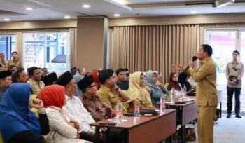 Bupati Tangerang Moch Maesyal Rasyid saat kegiatan Evaluasi Program Sekolah Swasta Gratis/Setara Tahun 2026 di Hotel Vega Gading Serpong. Foto: Ist 
