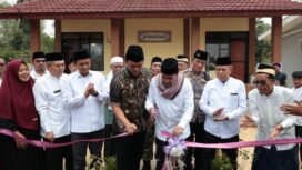 Bupati Tangerang, Moch. Maesyal Rasyid, meresmikan bangunan Asrama Pondok Pesantren (Aspontren) di Pondok Pesantren Ishlaahul Ummah, Desa Solear, Kecamatan Solear, Kabupaten Tangerang. Foto: Ist
