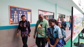 Bupati Tangerang, Moch. Maesyal Rasyid saat menghadiri acara pelepasan peserta didik tahun ajaran 2025/2026 Sekolah Genius Binong Kec. Curug. Foto: ist
