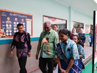 Bupati Tangerang, Moch. Maesyal Rasyid saat menghadiri acara pelepasan peserta didik tahun ajaran 2025/2026 Sekolah Genius Binong Kec. Curug. Foto: ist