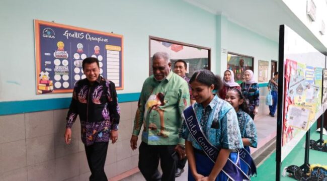 Bupati Tangerang, Moch. Maesyal Rasyid saat menghadiri acara pelepasan peserta didik tahun ajaran 2025/2026 Sekolah Genius Binong Kec. Curug. Foto: ist