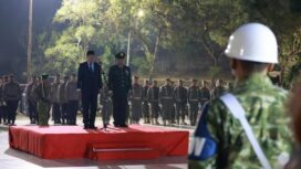 Bupati Tangerang, Moch. Maesyal Rasyid bertindak sebagai inspektur upacara (Irup) kehormatan pada acara renungan suci dalam rangka peringatan HUT ke-81 Proklamasi Kemerdekaan Republik Indonesia di Taman Makam Pahlawan (TMP) Raden Arya Wangsakara, Kecamatan Pagedangan. Foto: Ist