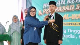 Wakil Bupati (Wabup) Tangerang, Intan Nurul Hikmah saat menghadiri kegiatan Haflah dan Pelepasan Siswa Kelas VI MI Al Husna Desa Kadu, Kecamatan Curug, Foto: ist