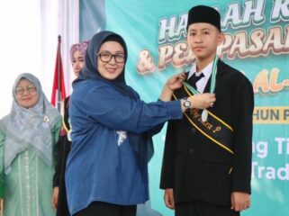 Wakil Bupati (Wabup) Tangerang, Intan Nurul Hikmah saat menghadiri kegiatan Haflah dan Pelepasan Siswa Kelas VI MI Al Husna Desa Kadu, Kecamatan Curug, Foto: ist