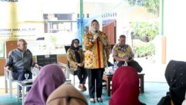 Wakil Bupati (Wabup) Tangerang, Intan Nurul Hikmah saat menghadiri Silaturahmi dan Sosialisasi Penguatan Ideologi Pancasila di GSG RW. 10 Perum Graha Pesona Citra Raya Kec Panongan. Foto: ist