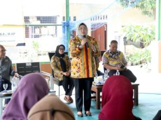 Wakil Bupati (Wabup) Tangerang, Intan Nurul Hikmah saat menghadiri Silaturahmi dan Sosialisasi Penguatan Ideologi Pancasila di GSG RW. 10 Perum Graha Pesona Citra Raya Kec Panongan. Foto: ist
