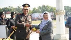 Wakil Bupati Tangerang, Intan Nurul Hikmah, menghadiri Upacara Peringatan Hari Bhayangkara ke-80 yang digelar di Lapangan Raden Arya Yudha Negara, Tigaraksa. Foto: ist