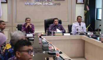 Bupati Tangerang Moch. Maesyal Rasyid mengikuti proses penilaian Lomba Kelurahan Tingkat Provinsi Banten Tahun 2026 yang diwakili oleh Kelurahan Tigaraksa, Kec. Tigaraksa. Foto: ist