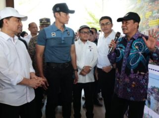Bupati Tangerang Moch Maesyal Rasyid saat memaparkan Kawasan Terintegrasi di Kawasan Pesisir Tangerang kepada Menteri Koordinator Bidang Infrastruktur dan Pembangunan Kewilayahan Republik Indonesia, Agus Harimurti Yudhoyono (AHY). Foto: ist 