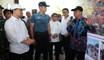 Bupati Tangerang Moch Maesyal Rasyid saat memaparkan Kawasan Terintegrasi di Kawasan Pesisir Tangerang kepada Menteri Koordinator Bidang Infrastruktur dan Pembangunan Kewilayahan Republik Indonesia, Agus Harimurti Yudhoyono (AHY). Foto: ist 