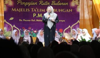 Wakil Bupati Tangerang, Intan Nurul Hikmah menghadiri pengajian bulanan Majlis Ta'lim gabungan Desa Peusar, Kelurahan Mekar Bakti dan sekitarnya di Masjid Hidayatul Mu'minin Peusar Kec. Panongan. Foto: ist