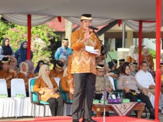 Bupati Tangerang Moch Maesyal Rasyid saat Pimpin Apel Hari Keluarga Nasional (Harganas) ke-33 dan Hari Anti Narkotika Internasional (HANI) tingkat Kabupaten Tangerang tahun 2026 di Lapangan Raden Aria Yudhanegara, Puspemkab Tangerang,. Foto: ist