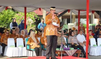 Bupati Tangerang Moch Maesyal Rasyid saat Pimpin Apel Hari Keluarga Nasional (Harganas) ke-33 dan Hari Anti Narkotika Internasional (HANI) tingkat Kabupaten Tangerang tahun 2026 di Lapangan Raden Aria Yudhanegara, Puspemkab Tangerang,. Foto: ist