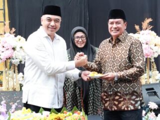 Bupati Tangerang, Moch. Maesyal Rasyid bersama Wakil Bupati (Wabup) Tangerang, Intan Nurul Hikmah dan Ketua Yayasan Ismet Iskandar saat Softlauncing Politeknik Ismet Iskandar Indonesia yang berlokasi di Kawasan Central Business Distrik (CBD) Kec. Karang Tengah Kota Tangerang. Foto: ist