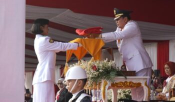Bupati Tangerang Moch Maesyal Rasyid saat menjadi Inspektur upacara pengibaran Bendera Merah Putih dalam rangka memperingati Hari Ulang Tahun (HUT) ke-81 Kemerdekaan Republik Indonesia Tahun 2026 di Lapangan Raden Aria Yudhanegara, Pusat Pemerintahan Kabupaten (Puspemkab) Tangerang, Foto: Ist