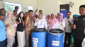 Wakil Bupati (Wabup) Tangerang, Intan Nurul Hikmah saat melakukan kunjungan dan monitoring ke Bank Sampah RW. 025 Kelurahan Bencongan, Kecamatan Kelapa Dua. Foto: ist