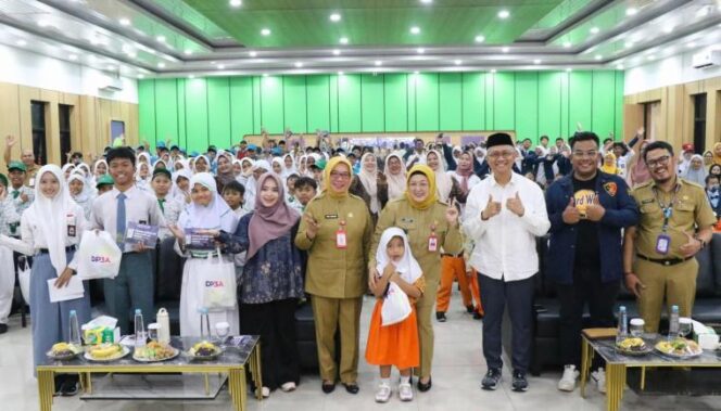 
 Wakil Bupati Tangerang, Intan Nurul Hikmah membuka Workshop Penguatan Karakter Anak, Literasi Digital, dan Parenting yang digelar di Aula Dinas Pemberdayaan Perempuan dan Perlindungan Anak (DP3A) Kabupaten Tangerang. Foto: Ist