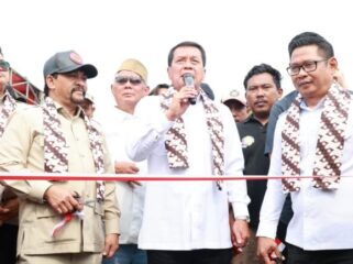 Bupati Tangerang, Moch. Maesyal Rasyid menghadiri dan membuka acara pesta nelayan yang dilakukan masyarakat Desa Surya Bahari Kec. Pakuhaji,. Foto: Ist 