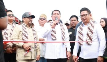 Bupati Tangerang, Moch. Maesyal Rasyid menghadiri dan membuka acara pesta nelayan yang dilakukan masyarakat Desa Surya Bahari Kec. Pakuhaji,. Foto: Ist 