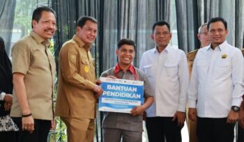 Bupati Tangerang Moc.Maesyal Rasyid saat menghadiri Festival Sekolah BERHATI 2026 Sinarmas Land di Atrium Mall The Breeze BSD. Foto: ist