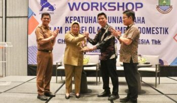 Wakil Bupati Tangerang Intan Nurul Hikmah saat menghadiri Workshop yang bertema “Kepatuhan Dunia Usaha dalam Pengelolaan Limbah Domestik” yang diselenggarakan PT Charoen Pokphand Indonesia Tbk., di Hotel Haris Gading Serpong Kec. Kelapa Dua. Foto: Ist