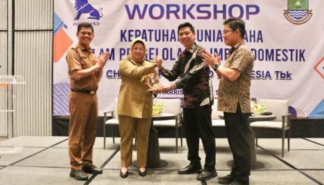
 Wakil Bupati Tangerang Intan Nurul Hikmah saat menghadiri Workshop yang bertema “Kepatuhan Dunia Usaha dalam Pengelolaan Limbah Domestik” yang diselenggarakan PT Charoen Pokphand Indonesia Tbk., di Hotel Haris Gading Serpong Kec. Kelapa Dua. Foto: Ist
