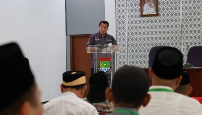 
 Bupati Tangerang Moc.Maesyal Rasyid saat menghadiri musyawarah cabang luar biasa DPC ABPEDNAS Kab. Tangerang di Aula DPW Pendopo Bupati Tangerang. Foto: ist 