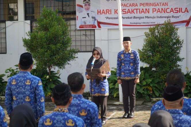 
 Bupati Pandeglang Raden Dewi Setiani saat Membaca Teks Pancasila pada Peringatan HUT Pancasila. Foto: ist
